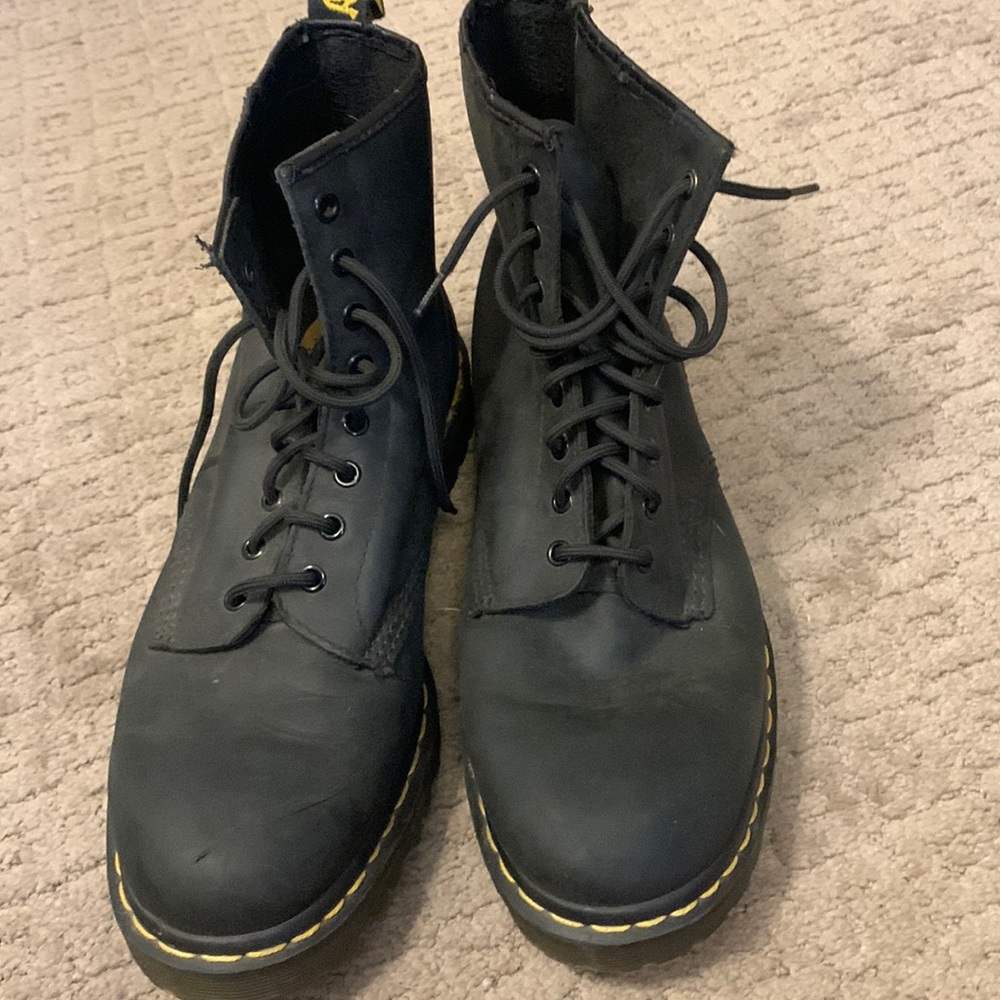 Great condition Doc Martens 1460